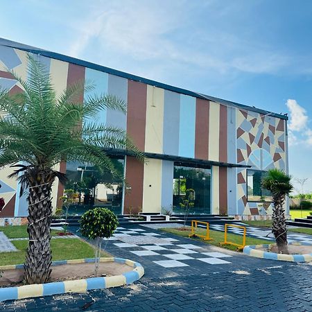 Royal Rajasthan Resort Sikar エクステリア 写真