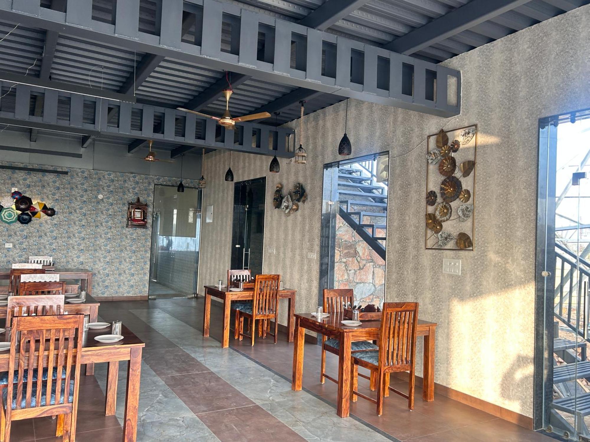 Royal Rajasthan Resort Sikar エクステリア 写真