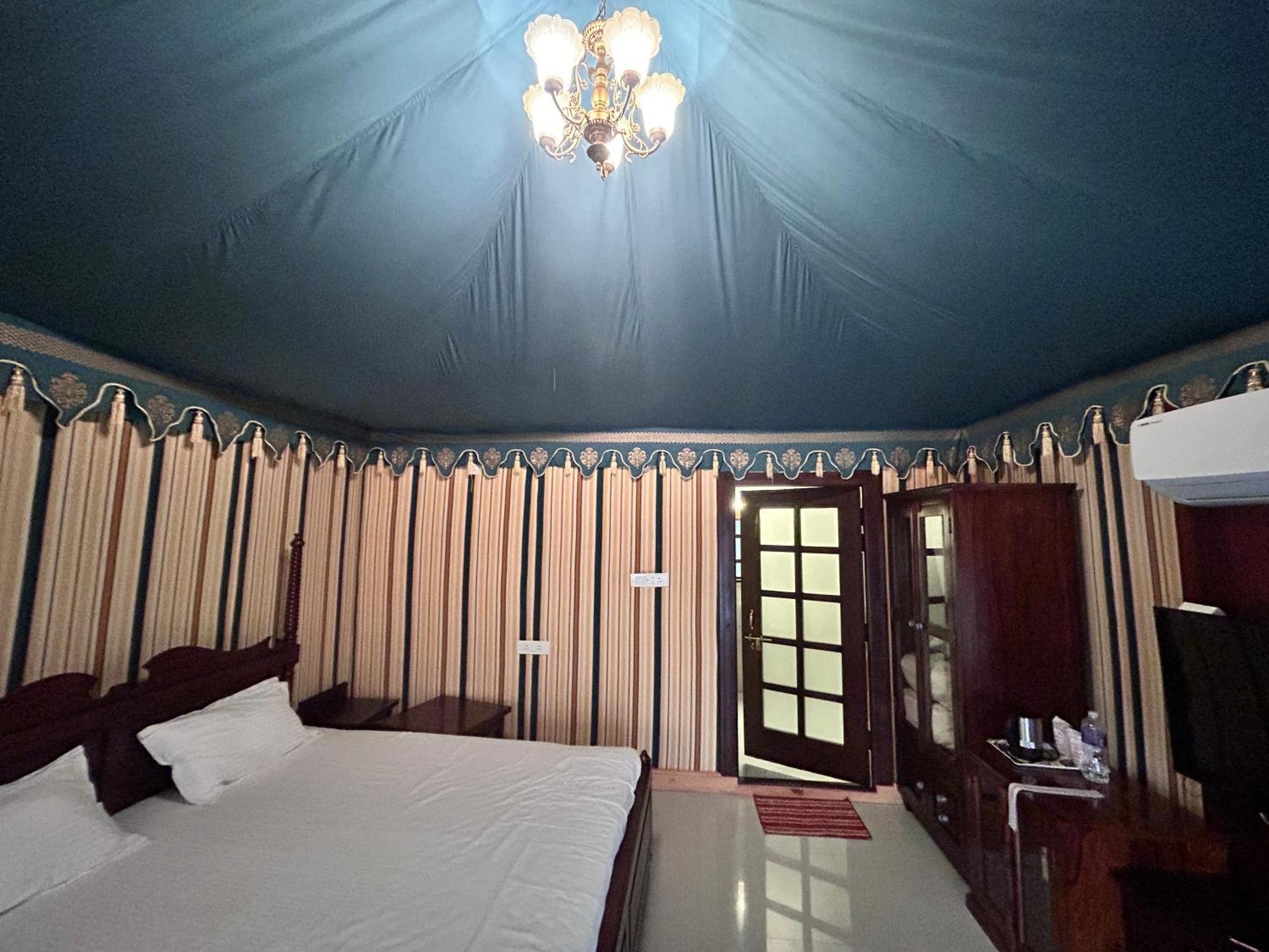 Royal Rajasthan Resort Sikar エクステリア 写真