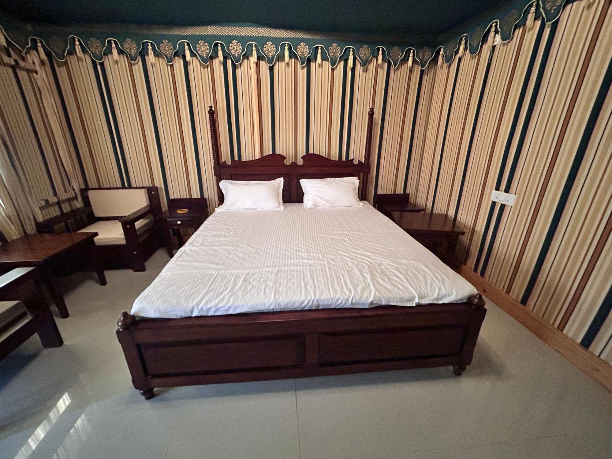 Royal Rajasthan Resort Sikar エクステリア 写真