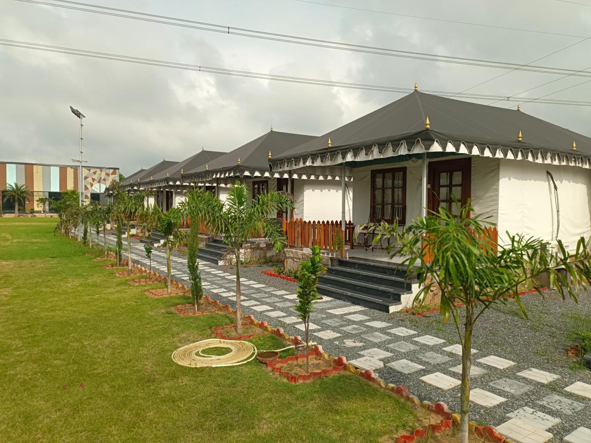 Royal Rajasthan Resort Sikar エクステリア 写真