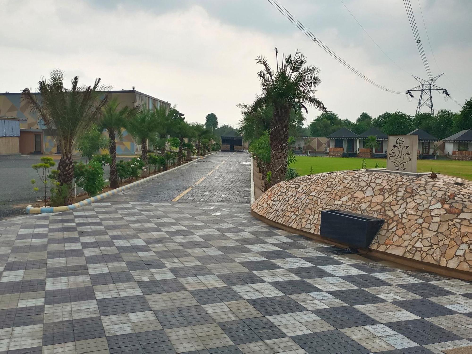 Royal Rajasthan Resort Sikar エクステリア 写真