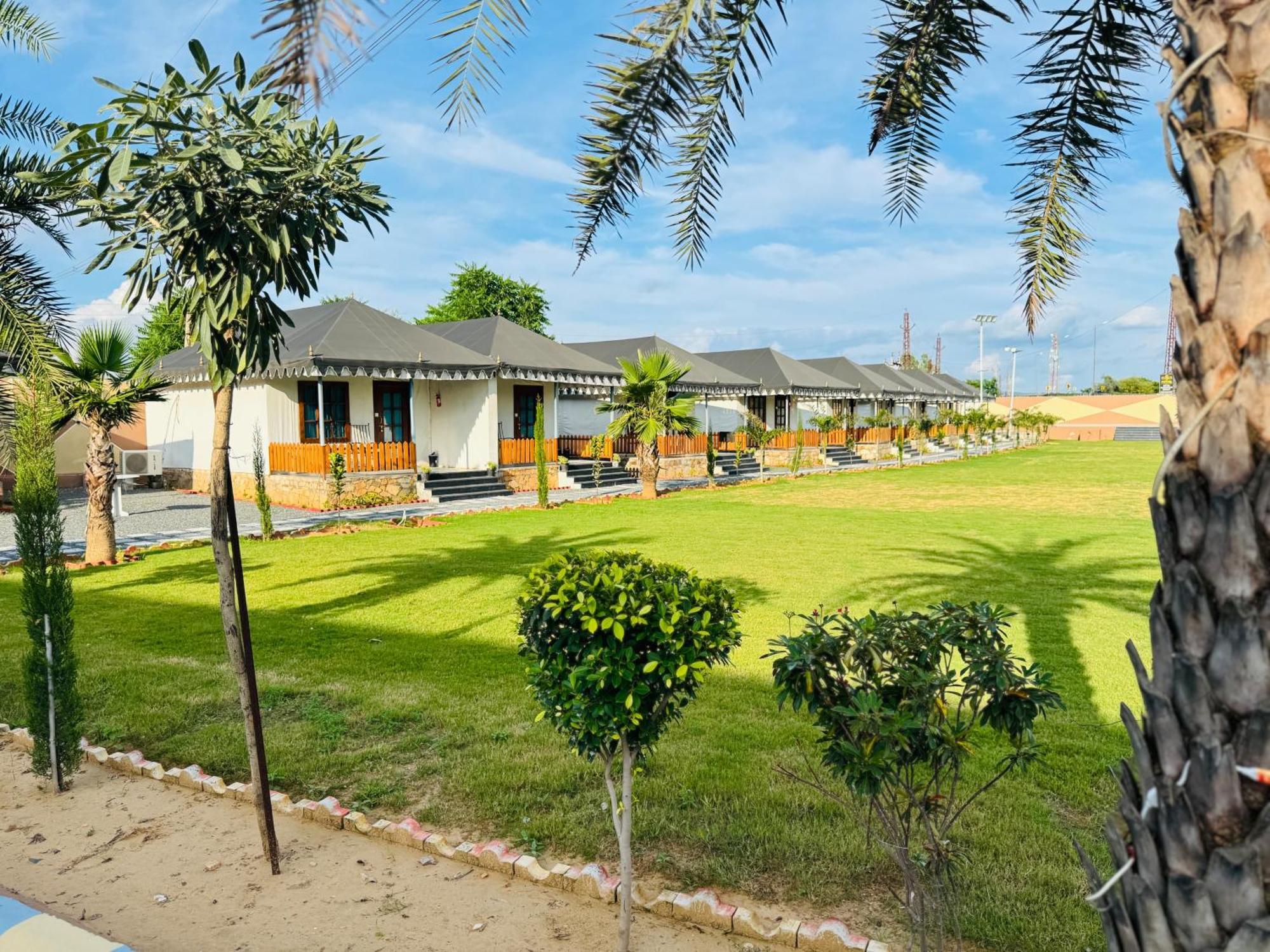 Royal Rajasthan Resort Sikar エクステリア 写真